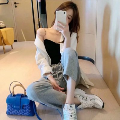 俏皮女学生